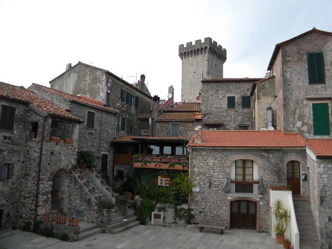 中世の素敵な街並を眺めに　カパルビオ( Capelbio )とマリアーノ( Magliano in Toscana )と二つの村を訪れました。<br /><br />どちらの村も中世の城壁が残る可愛らしい村です♪