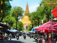 タイ　ナコーンパトムで世界一でっかい仏塔を仰ぎ見る　オッサンネコの一人旅