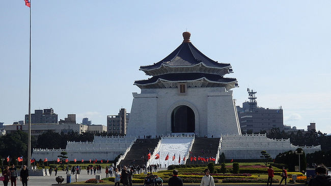 珍しく年始に子供らが家にいるので、正月休みに家族で台湾へ行くことに。息子は2度目の台湾なので、現地の案内は子供任せということで、今回は航空機とホテルのみのツアーから羽田発着のフリープランをチョイス。2泊3日ですが大満足の数年ぶりの家族旅行になりました。