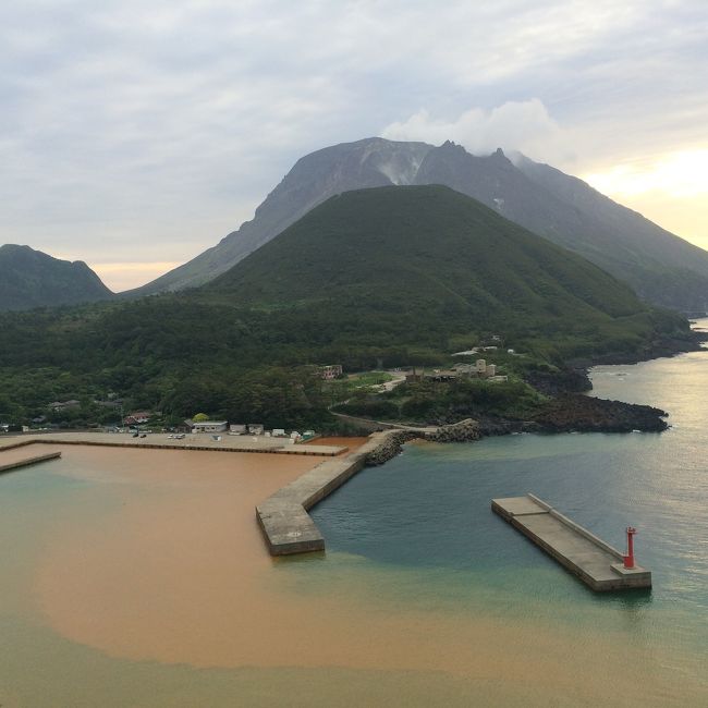 鹿児島県の離島、三島村の一つの硫黄島に行ってきました。サバイバルというタイトルですが、特に危険な目にはあってません。