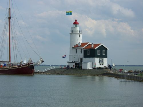オランダのマルケン(Marken)島とフォーレンダム(Volendam オランダのマルケン(Marken)島とフォーレンダム(Volendam