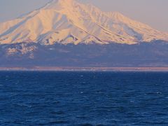 利尻山　冠雪の利尻冨士、孤高の峰に憧れて　☆日本海越しに眺める秀景