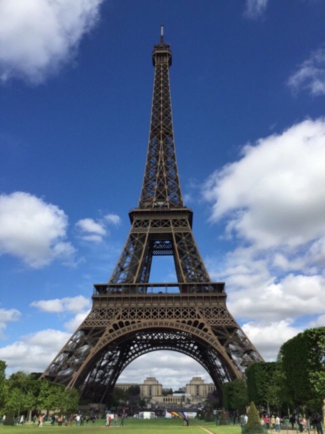 2015.5.3～5.10<br />初めてのフランス旅行その②<br /><br /><br /><br /><br /><br /><br /><br />個人旅行で、パリの他、モンサンミッシェル、シャルトル、ヴェルサイユへ行きました。<br /><br />1日目 羽田→パリ着<br />2日目 パリ<br />3日目 シャルトル・モンサンミッシェル<br />4日目 モンサンミッシェル<br />5日目 パリ<br />6日目 ヴェルサイユ<br />7日目 11時の便で羽田へ<br />8日目 6時 羽田着<br /><br />