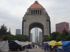革命記念塔　（メキシコシティ）
