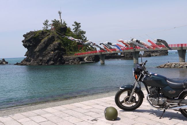 春になったのに、忙しくてバイクに乗れない日々<br /><br />こんな時は海を見たくなります。<br /><br />五月晴れの中、泳ぐ鯉のぼりに元気をもらいました。