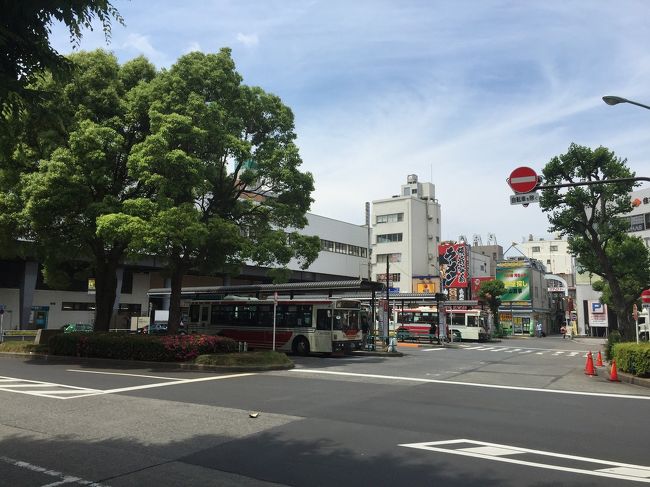 お友達の俳優さんが、阿佐ヶ谷のかもめ座で舞台に出演するので、電車に乗って遊びに行ってきました。<br />こんな機会でもないと、なかなか立ち寄らないので、ちょっと早めに行って、駅周辺の商店街をぶらりと散策しました。<br />ナイスなネーミングのお店や、珍しいお店などがあって、商店街って楽しいですよね。<br />アップした写真は、たくさんのお店から、独断と偏見で選んでいますので、偏っていたりしますが勘弁してくださいね。<br /><br />なんか、日常のぶらり旅で申し訳ありませんが、お付き合いください。