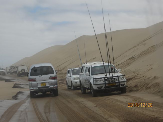 世界一周・船旅、７箇所目の寄港地<br />アフリカ・ナミビア共和国のウォルビスベイ<br />に入港し、港から砂漠へドライブに行く。