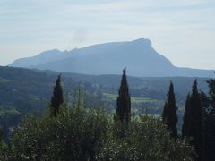 2015GW 南フランス08：エクサンプロヴァンス セザンヌが好んで描いたサント・ヴィクトワール山
