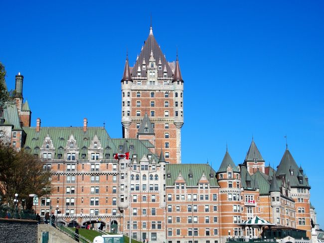 カナダの旅（ケベック編）<br /><br /><br />Go to Quebec in the 7:00 bus.（About 3 hours）<br />Aux Anciens Canadians（Quebec)