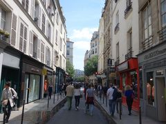 日曜日の午後はフラン・ブルジョワ通りをお散歩です。