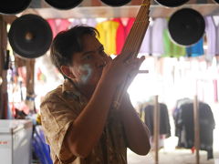 Mai Chau で笙!?発見？それは笙でしょう！ベトナムの少数民族ターイ族。いやはや、形は違うけど笙の派生、或いは原型。