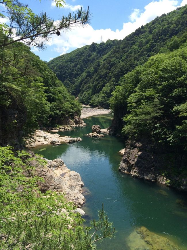 忙しい日々の終わりを目前に控え、梅雨前に一足先に癒しを求めて温泉へ行って来ました。<br />帰りに少し寄り道して、新緑の龍王峡を散策。<br /><br />珍しく電車で、珍しくタイトでないスケジュールの旅です。