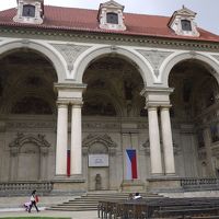 ヴｧルトシュテイン宮殿、Hotel Aurus、ぶら下がる男発見！～チェコ&ブダペストの旅４