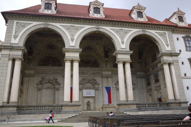 ヴｧルトシュテイン宮殿、Hotel Aurus、ぶら下がる男発見！～チェコ&ブダペストの旅４