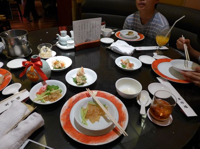 この日の夕食は横浜中華街 萬珍樓 點心舗で頂きます。<br /><br />GWで混雑しているだろうと、旅行が決まってすぐに、コース料理の予約をしておきました。<br />
