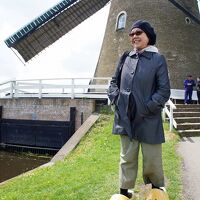 初夏のオランダ旅行（2）ロッテルダムから船を乗り継いだキンデルダイクで、巨大な風車の回転にドン・キホーテに共感してデルフトへ向かう。