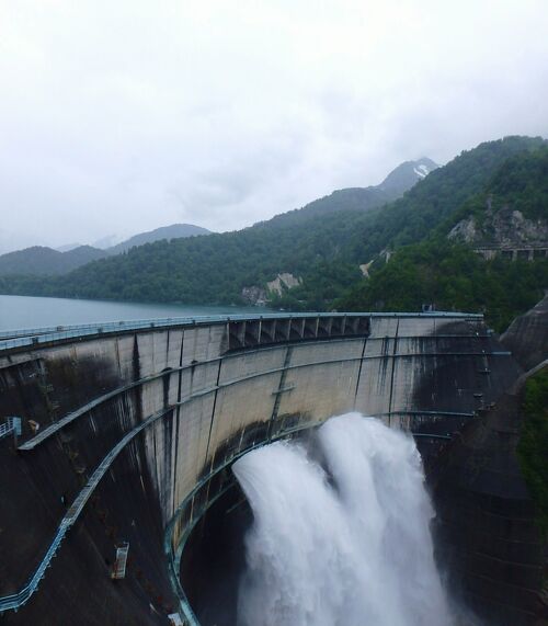 北陸新幹線で行く 富山湾～宇奈月温泉～黒部ダム 70代の母を連れ