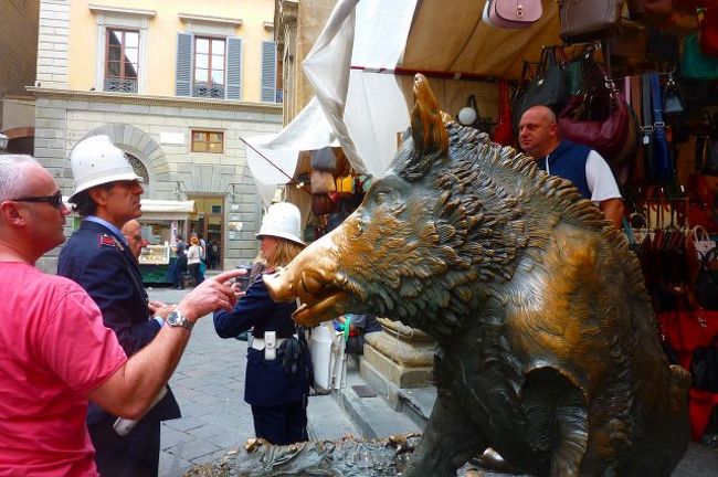 フィレンツェ フラ アンジェリコの受胎告知 サヴォナローラは2回死ね イノシシの鼻は金ぴか フィレンツェ イタリア の旅行記 ブログ By Bellaさん フォートラベル フィレンツェ フラ アンジェリコの受胎告知 サヴォナローラは2回死ね イノシシの鼻は金ぴか フィレンツェ イタリア の旅行記 ブログ By Bellaさん フォートラベル