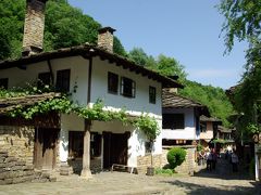 街中に溢れる遺跡と修道院とキリル文字の国ブルガリア２（イヴァノヴォ・エタル野外博物館）