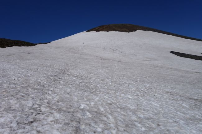 2泊3日北海道の旅！<br />二日目は大雪山を横断してきました！<br />ロープウェイは使わずに自分の足だけで距離は30キロ弱となりましたが、予想以上にばてずに良かったです。