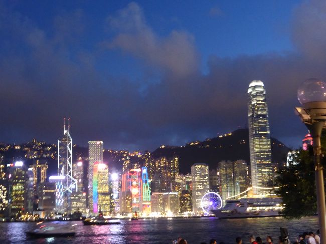 3泊4日の初香港旅。<br />2日目はオプションで市内観光を、3日目はフリーでディズニーランドを楽しみました。<br />ミシュラン大国香港なので、ミシュラン一つ星にも挑戦です！<br /><br />