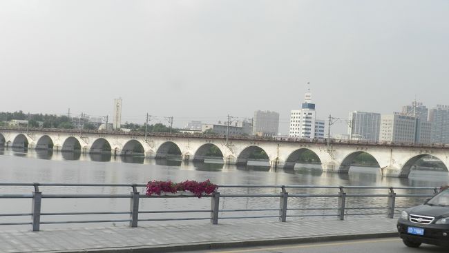 近年国内での古墳探索に嵌り、とうとう高句麗の古墳を目指すことに為りました。<br />世界遺産・古代高句麗王国の首都と古墳群です。<br />とは言え古墳だけでは無く北朝鮮国境の鴨緑江や朝鮮民族の霊山・長白山へも廻ります。