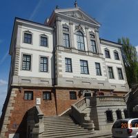 (31)2015年GW中欧･ﾊﾞﾙﾄ6ｹ国12日間⑥ポーランド(ﾜﾙｼｬﾜ①)新市街(ｷｭﾘｰ夫人博物館) 旧市街(旧市街広場 旧王宮 ｼｮﾊﾟﾝ博物館 聖十字架教会) ﾋﾟｱﾉｺﾝｻｰﾄ