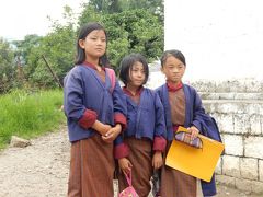 ブータン　「行った所・見た所」　ティンプー～ドチュラ峠～プナカ（チミラカン寺）へ