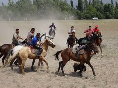 伝統騎馬ゲーム　（キルギス）