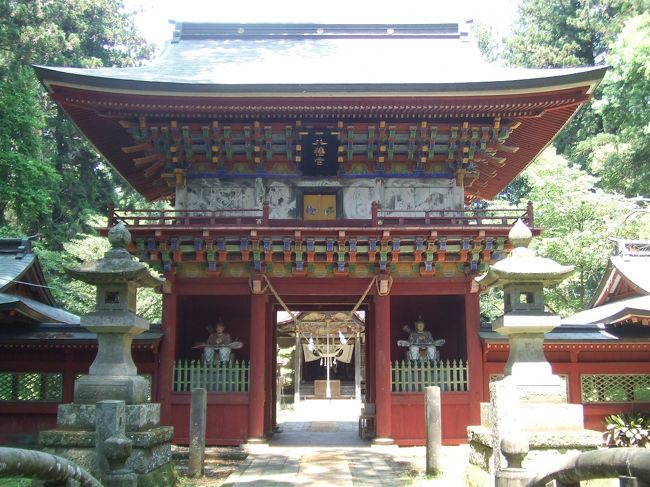 延暦年間に坂上田村麻呂により建立された那須神社、国の重要文化財に指定されたと聞いて参拝してきました。<br />午後からは淡水魚を集めた那珂川游水園を見学、大人の遠足を楽しみました。
