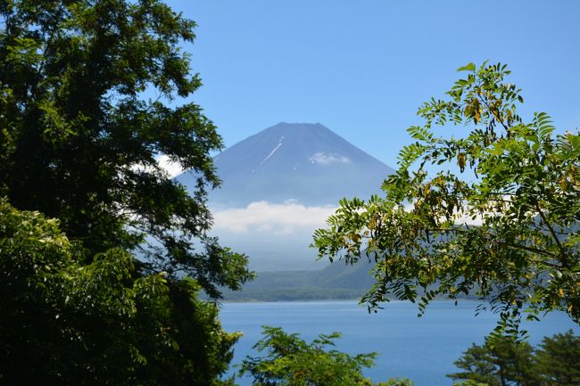 祖山巡りの続編です。<br />下部温泉宿泊から、富士五湖経由御殿場プレミアムアウトレットでの<br />買い物までです。<br /><br />温泉は、鄙びた場所に有り、静かに癒されて来ました。<br />また、宿では美味しい食事を頂き、満足です。<br />心の洗濯にもなりました。<br /><br />翌日は、国道300号(本栖みち)で富士五湖経由御殿場へ向かいました。<br />高速混雑を避けるため、御殿場を15時半に上がりました。<br />