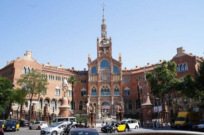 　Barcelona2日目は、定番コース。Sagrada Familia→St Pau病院→Guell公園と巡ります。予定ではTibitaboにも登る予定です。