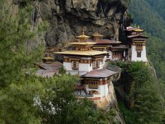 ブータン　「行った所・見た所」　パロ・タクツァン僧院へ登る