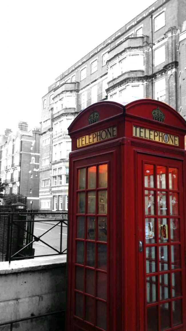 昔好きだった洋楽。<br />最近また聴くようになり、聴いてるバンドはイギリスの人達ばかり。<br /><br />イギリスか〜。と、何気なくイギリス旅行について調べてみると、今まではビッグベンくらいしかイメージのなかったイギリスだけど、とっても楽しそうなところがいっぱい!!<br /><br />しかもヨーロッパの中では比較的安全な国でもある。<br /><br />これは、一人旅したら楽しいんじゃない?!!<br /><br /><br /><br />と、前置きが長くなってしまいましたが、そんなこんなで一人旅!イギリスに行ってきました♪<br />好きな音楽が決め手だけど、ライブに行ったわけではありません笑<br />たくさん歩いて、たくさん観光して・・・<br />とっても楽しかった6泊8日の旅、始まりでーす!<br /><br />(一部金額を載せている時がありますが、2015年7月現在での金額ですのでご了承ください)<br />