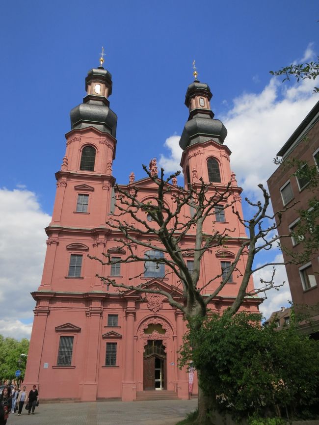 2015年5月7日（木）Mainz　マインツ　何度も何度もマインツに来ているのに！<br />ペーター教会内に入ることが出来ておらず、今回、やっと！やっと！見学する事ができました☆<br /><br />※St. Peter in Mainz<br />バロック様式の教会。