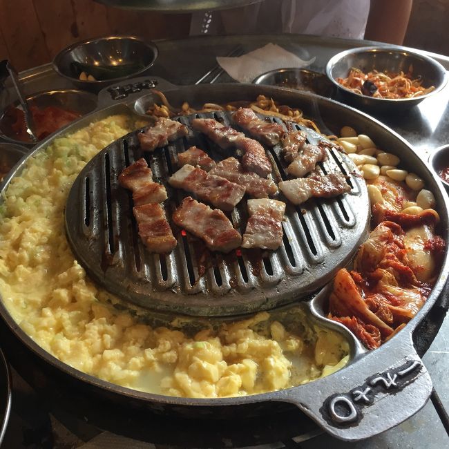 3回目の釜山。今回の目的は美味しい物を食べに！  海雲台ビーチの近くにあるオバンジャン。肉とケランマリ(日本でいう茶碗蒸し)を同じ鍋で作るユニークなスタイル^_^