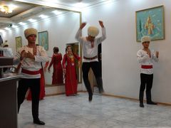 民族舞踊　（トルクメニスタン）