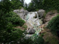 東北の野天湯　1 　川原毛大湯滝