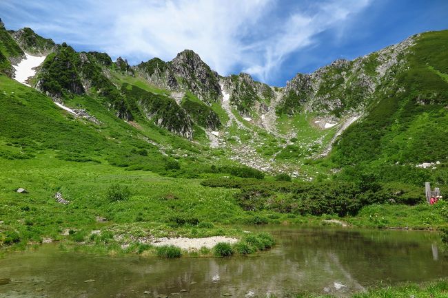 台風が去って、お天気に恵まれた７月の後半に。。。<br /><br />千畳敷カールに行って来ました～<br /><br />何かと忙しかったここ２か月でしたが。。。<br /><br />“何処か行きたーい”<br /><br />“自然と温泉に癒されたーい”<br /><br />“どうせなら、思いっきり疲れてみたーい”<br /><br />という事で。。。長野の山の中から。。。<br /><br />ロープーウェイで手軽に行ける。。。「千畳敷カール」を選択しました～<br /><br /><br />１日目は。。。<br /><br />京都から新幹線で名古屋へ。。。<br /><br />名古屋から高速バスで駒ヶ根へ。。。<br /><br />ホテルルートイン駒ヶ根インターに宿泊しました。。。<br /><br />２日目は。。。<br /><br />千畳敷カールの散策と。。。駒ヶ岳登山をしてきました～<br /><br />宿泊は、駒ヶ根高原リゾートリンクスです。。。<br /><br /><br />お天気に恵まれ、最高の眺望が楽しめました～<br /><br />感激でいっぱいで。。。同じような写真の数々ですが。。。<br /><br />宜しかったら。。。見てください　(=^・^=)<br /><br /><br /><br /><br /><br /><br /><br /><br />