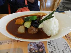 ファームレストラン『あぜ道より道』で野菜ごろごろカレーランチ♪◆2015初夏の爽やか北海道／花とグルメな旅≪その４≫