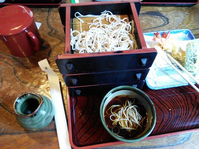 結構賑わっているそば屋<br /><br />海老はでかいのが2匹のっているけど。。。<br /><br />てか、お前は食べログか?っと言われても<br />知らんがな。