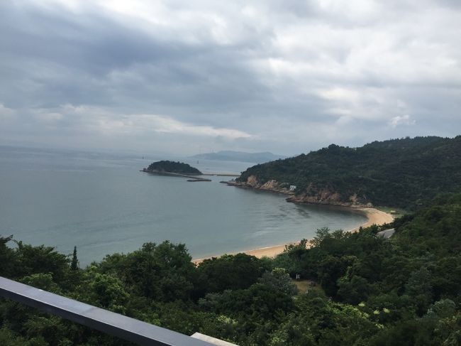 ◎自然とアートの融合に心躍る直島旅◎<br /><br />念願の瀬戸内海に浮かぶアートの島、直島へ行ってきました。<br />せっかく行くのだからということで、高松にも少し滞在し、現地を満喫しました。<br />そんな旅をまとめたいと思います。