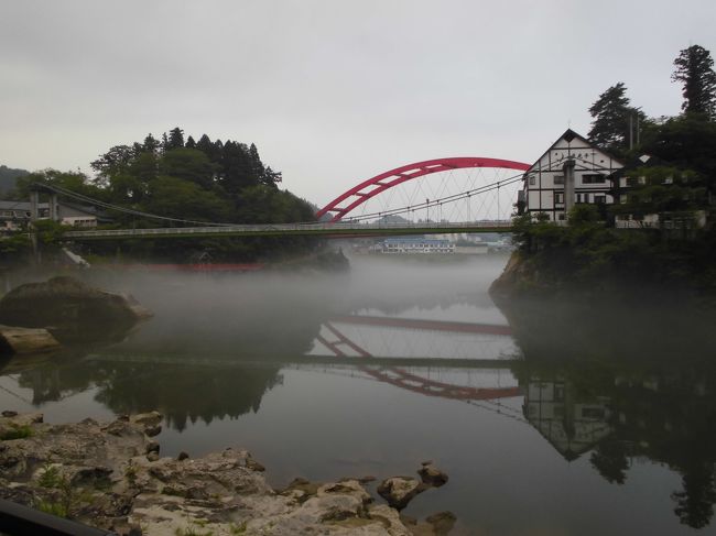 会津を訪ねて③　只見川に赤い橋の映える町柳津