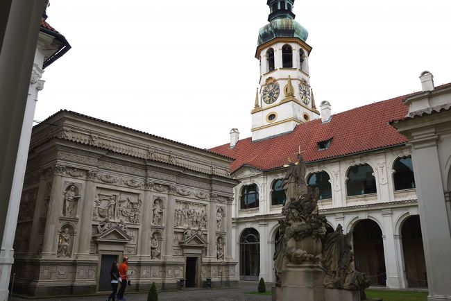 ストラホフ修道院、ロレッタ教会～チェコ&ブダペストの旅９