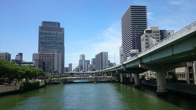 私用で会社を抜け出して大阪淀屋橋界隈へ。大阪市内で働いていると言っても市の中心地からかなり離れていて、久しぶりの淀屋橋界隈でした。<br />水の都大阪を感じるこの界隈が好きな私です。気軽に撮影した写真ばかりですが久しぶりのお気に入りの街の写真をUpしました。