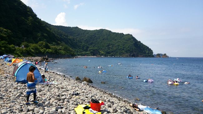 お盆に伊豆の海に行ってきました。<br />今年の夏は天気に恵まれて、海水浴日和が多かったので一度は海にと思い、お盆に伊豆へ行ってきました。