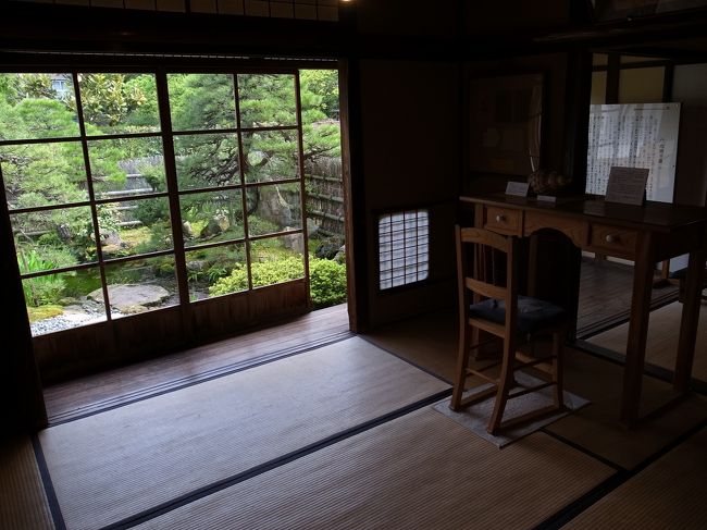 松江城の次は塩見縄手にある小泉八雲旧居と、歴代松江藩主の墓がある月照寺を訪れました。