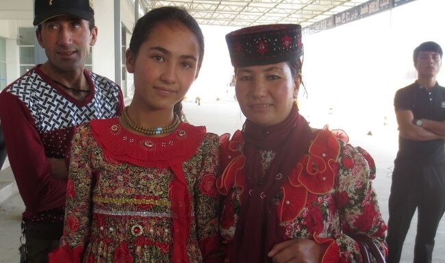 ウルムチ～ホータン南疆鉄道の旅 ④カラクリ湖経由でタシュクルガンへ