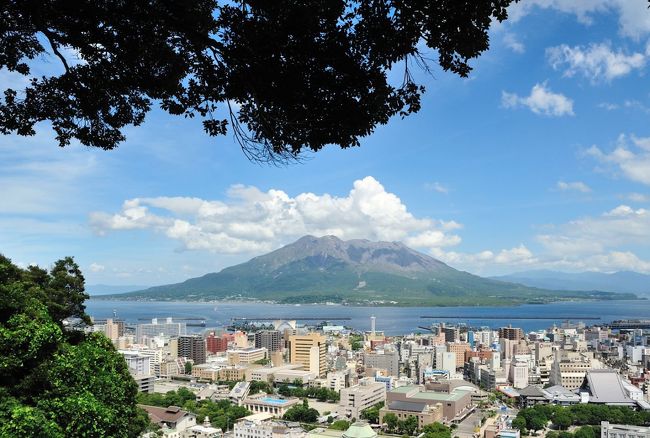 鹿児島迄往復新幹線を使いレンタカーで<br />南九州の観光地を巡る。<br /><br />桜島山は日本一、男らしい山ですね。