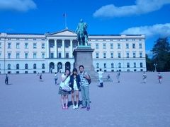 オスロパスで観光、スタバンガルのプレイケストーレンでフィヨルドハイキング